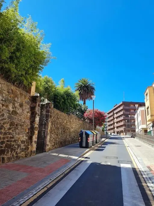 La Casita Verde. Metro Cerca Del Casco Viejo Bilbao