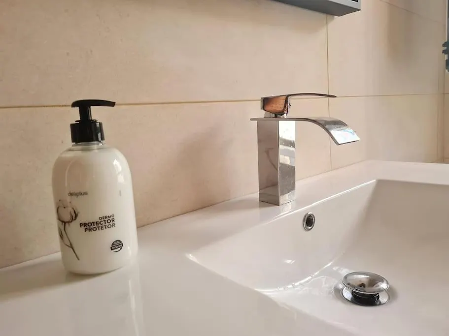 La Casita Verde. Metro Cerca Del Casco Viejo Μπιλμπάο 0*,  Ισπανία